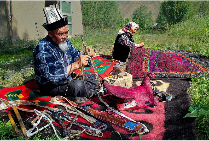 Central Asia Crafts Support Association’s Resource Center in Kyrgyzstan—Kyrgyz Craft Heritage Safeguarding: Issues and Activities 썸네일