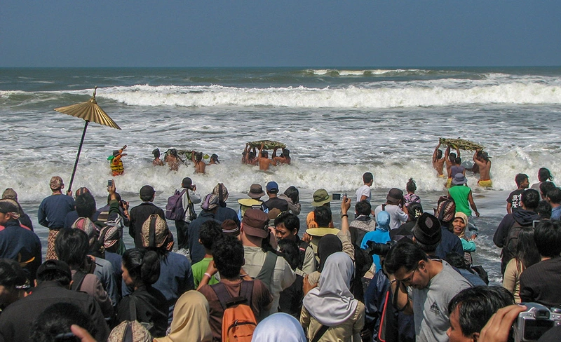 Kanjeng Ratu Kidul—Goddess of the Southern Ocean 썸네일