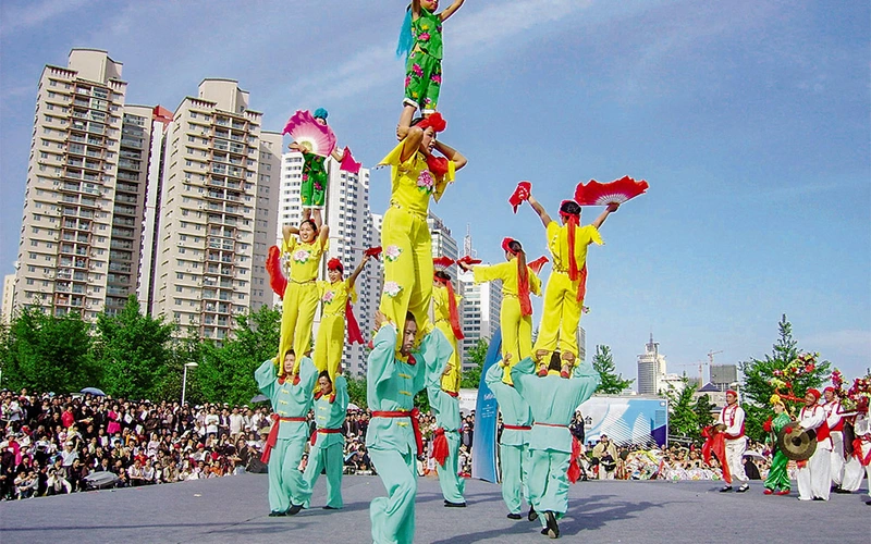 Huagudeng, the Flower Drum Lantern Folk Art 썸네일