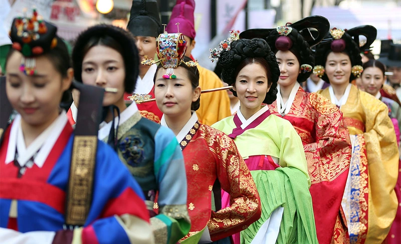 Geumbakjang: Gold Appliqué 썸네일