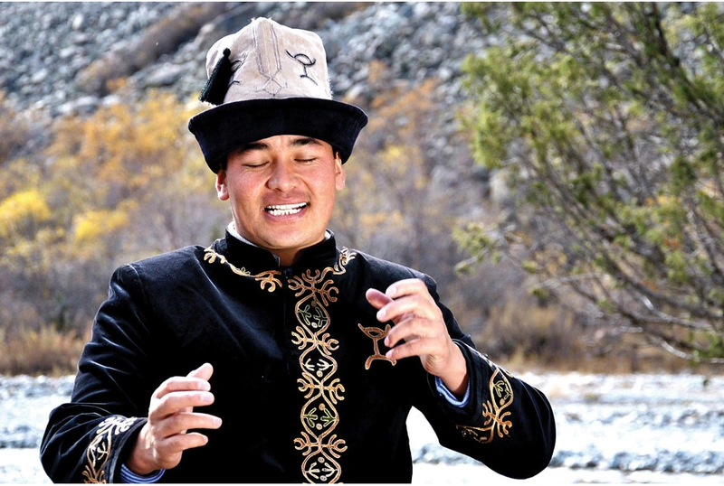 Rhapsodes of Unity and the Preservation of Ethno-cultural Identity 썸네일