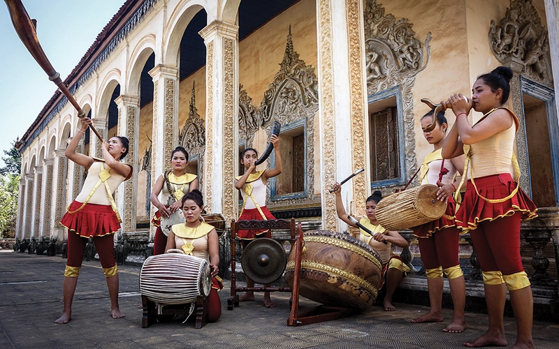 &lsquo;캄보디아의 살아있는 예술(CAMBODIAN LIVING ARTS)&rsquo;의 헤리티지 허브(HERITAGE HUB): 지속성과 접근성 썸네일