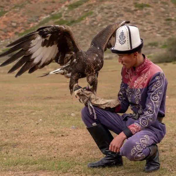 Ak-Kalpak Craftsmanship: Traditional Knowledge and Skills of Making and Wearing Traditional Kyrgyz Men&rsquo;s Headwear