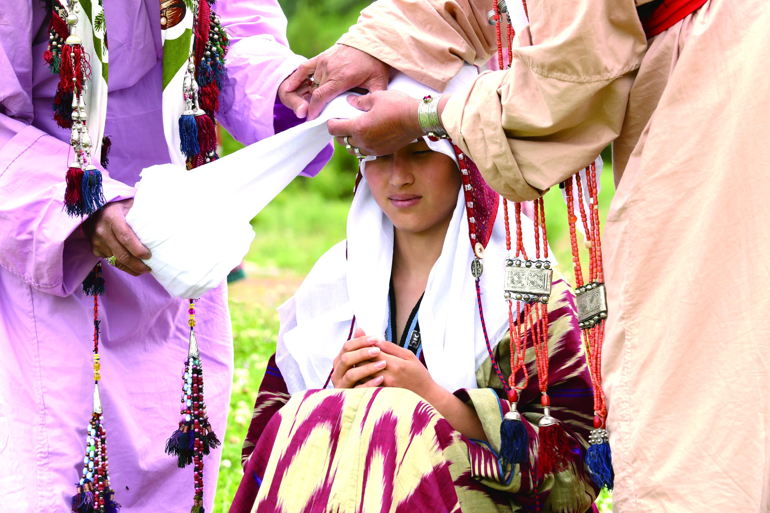 A ritual of wrapping the bride’s first elechek in Chong-Alay District, Kyrgyzstan © National Commission of the Kyrgyz Republic for UNESCO