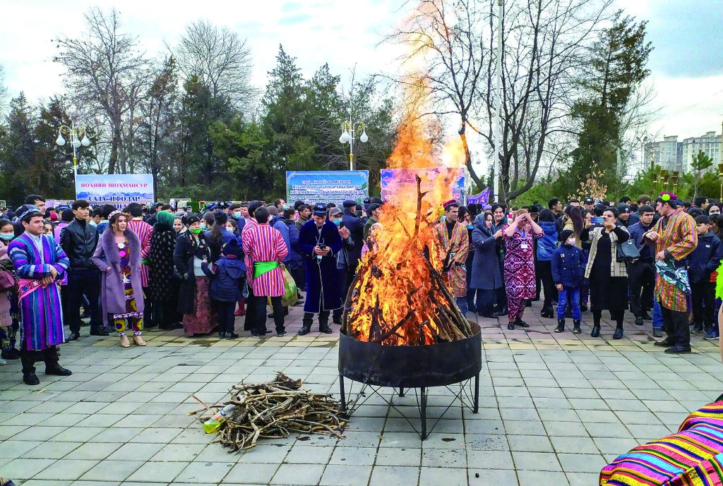 Sada fire in Firdawsi Garden, Dushanbe, Tajikistan © Dilshod Rahimi