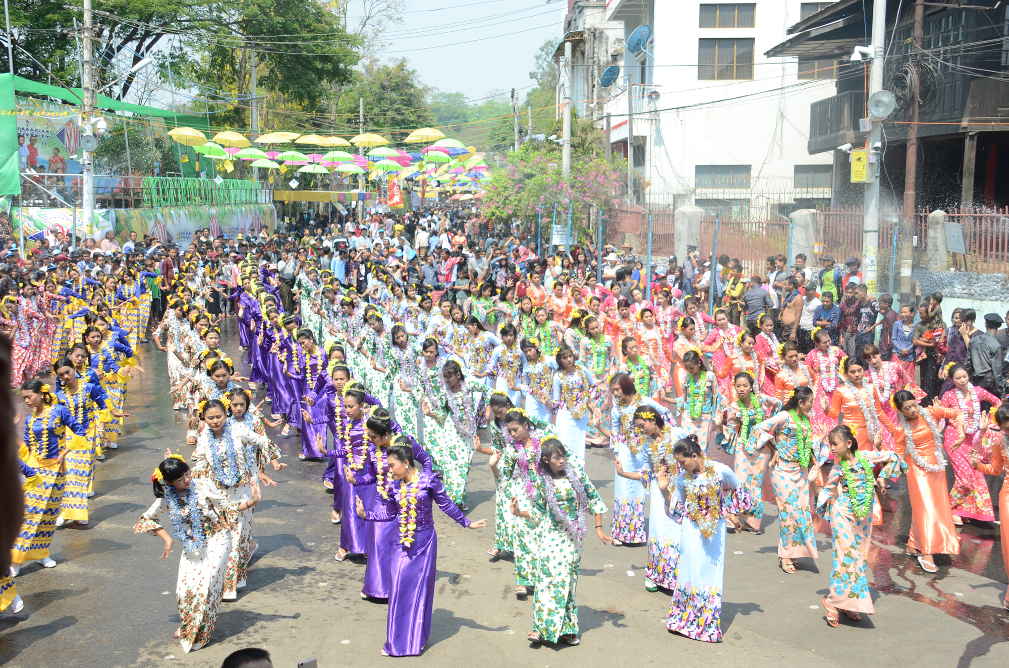 The beautiful scenery of the Thingyan Festival © Department of Archaeology and National Museum