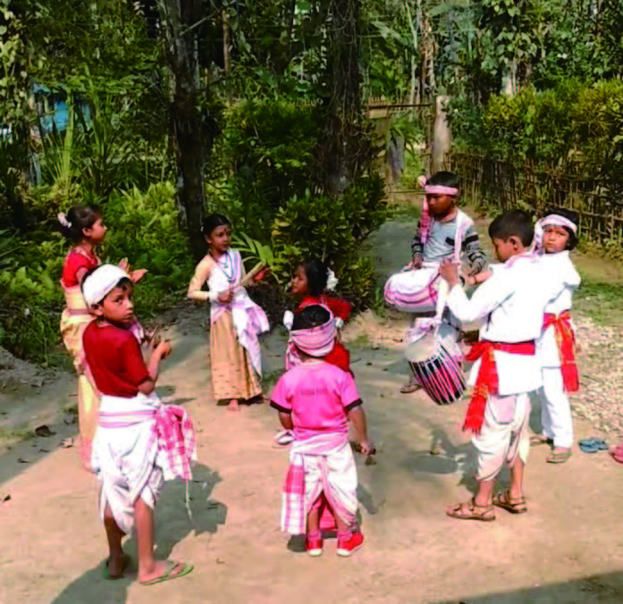 Bihu celebrated by children in Assam © Puspanjalee Das Dutta
