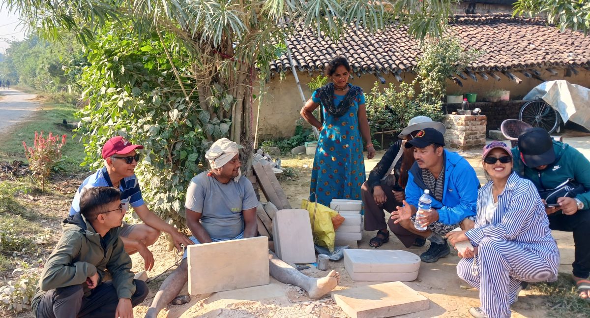 CDNeHCA faculty and students inter cting on traditional stone grinder slab making process with an indigenous stone craftsman, Panditpur, Nawalparasi, Nepal © CDNeHCA, TU