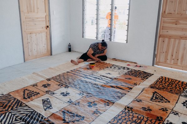 Tapa making © Senolita Fonokalafi, Jean Pascale Wahe